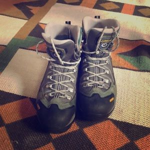 Women’s ASOLO Fission Hiking boots in size 11